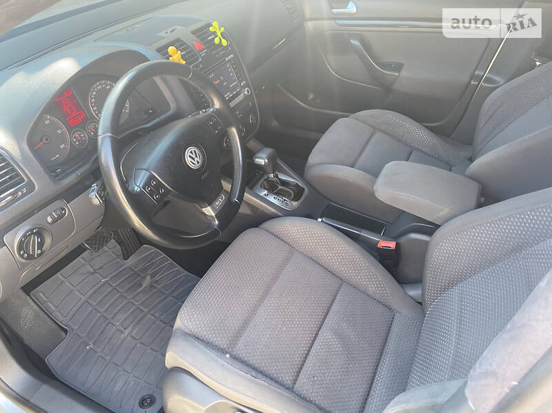 Хетчбек Volkswagen Golf 2007 в Києві