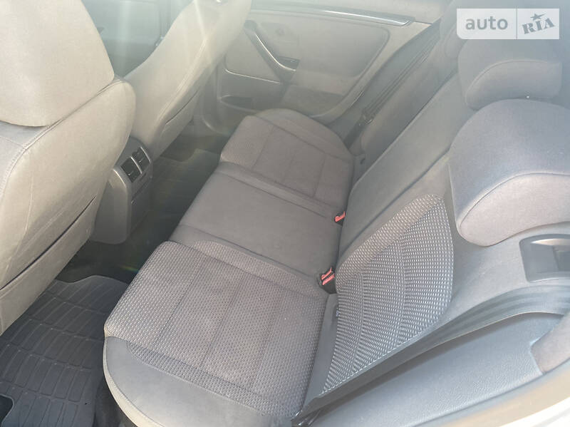 Хетчбек Volkswagen Golf 2007 в Києві