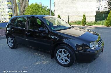 Хетчбек Volkswagen Golf 2001 в 
