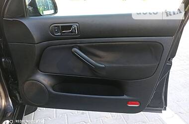 Хетчбек Volkswagen Golf 2001 в 