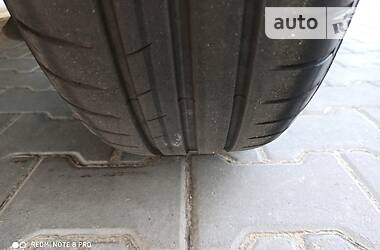 Хетчбек Volkswagen Golf 2001 в 