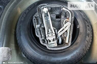 Хетчбек Volkswagen Golf 2001 в 