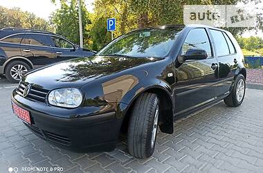 Хетчбек Volkswagen Golf 2001 в 