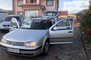 Універсал Volkswagen Golf 2000 в 