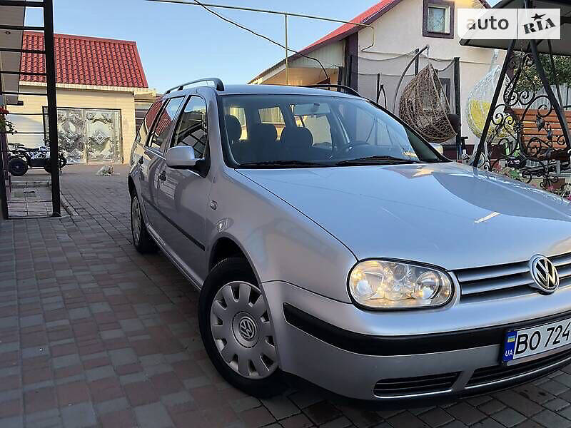 Універсал Volkswagen Golf 2000 в 