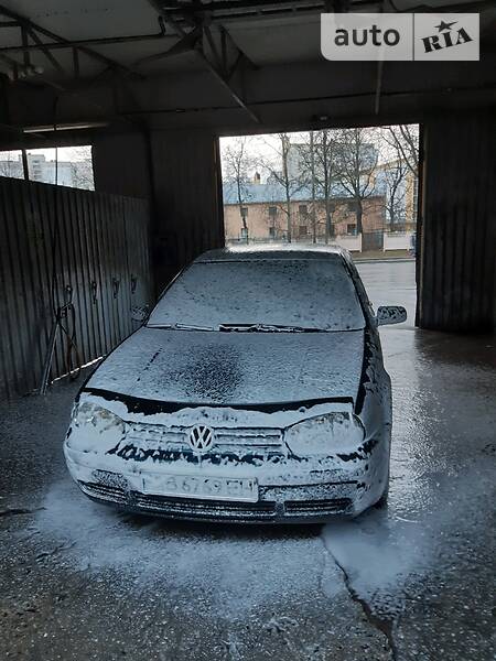 Хетчбек Volkswagen Golf 2002 в Хмельницькому