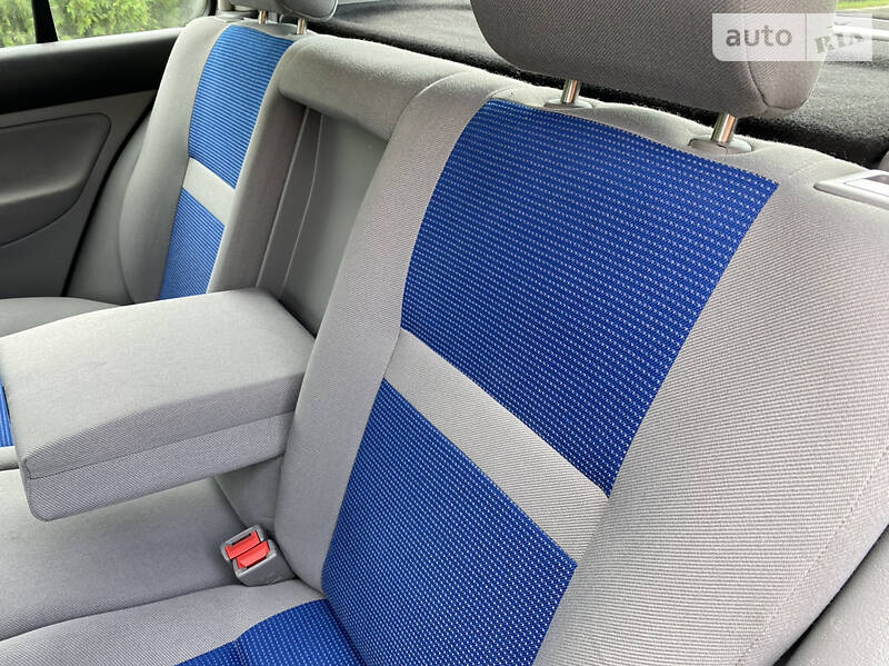 Хетчбек Volkswagen Golf 2001 в Рівному фото 27 Хетчбек Volkswagen Golf 2001 в Рівному