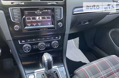 Хетчбек Volkswagen Golf 2014 в 