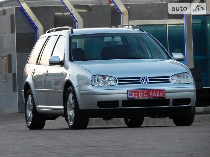 Універсал Volkswagen Golf 2002 в Сарнах