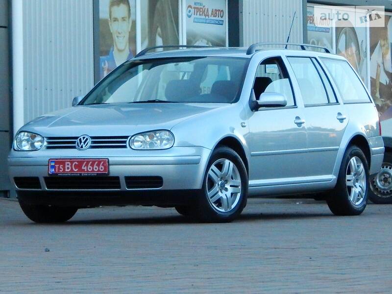 Універсал Volkswagen Golf 2002 в Сарнах