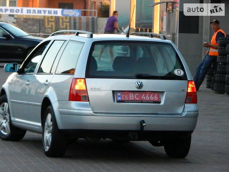 Універсал Volkswagen Golf 2002 в Сарнах