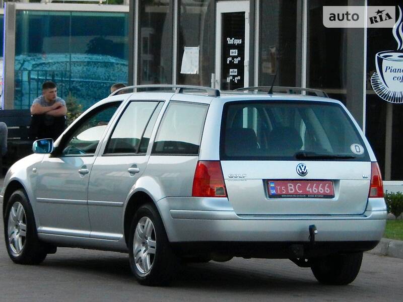 Універсал Volkswagen Golf 2002 в Сарнах