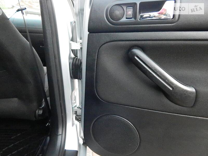 Універсал Volkswagen Golf 2002 в Сарнах