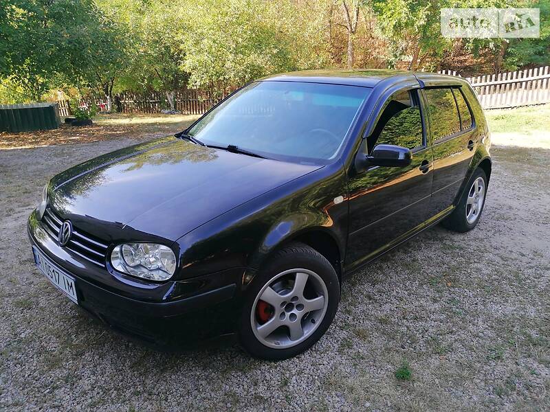 Хэтчбек Volkswagen Golf 1999 в Богуславе