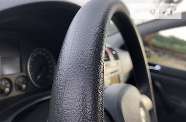 Хетчбек Volkswagen Golf 2004 в 