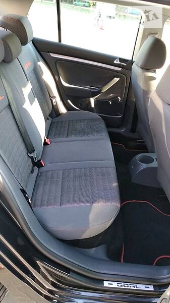 Хетчбек Volkswagen Golf 2006 в Житомирі