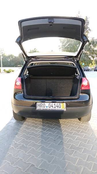 Хетчбек Volkswagen Golf 2006 в Житомирі