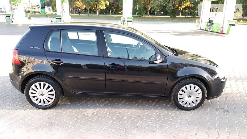Хетчбек Volkswagen Golf 2006 в Житомирі