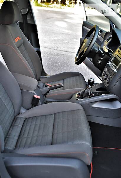 Хетчбек Volkswagen Golf 2007 в Харкові