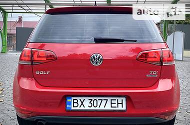 Хетчбек Volkswagen Golf 2012 в 