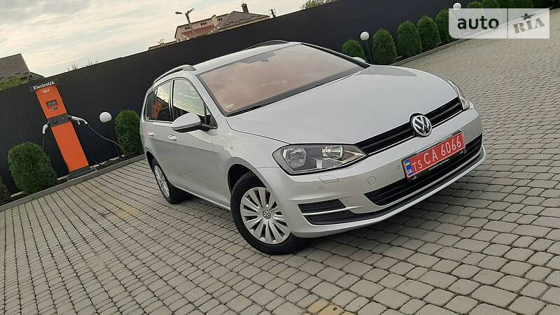 Универсал Volkswagen Golf 2015 в Львове