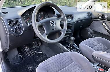 Хэтчбек Volkswagen Golf 2000 в Черкассах