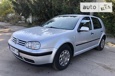 Хэтчбек Volkswagen Golf 2000 в Черкассах