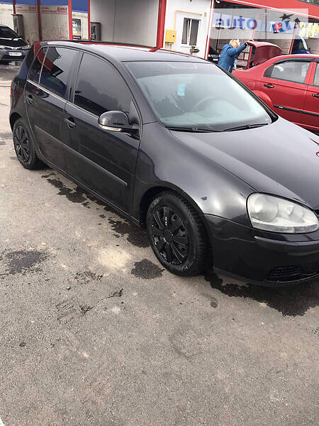 Хетчбек Volkswagen Golf 2004 в Вінниці