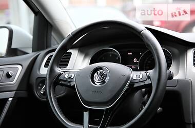 Хэтчбек Volkswagen Golf 2015 в 