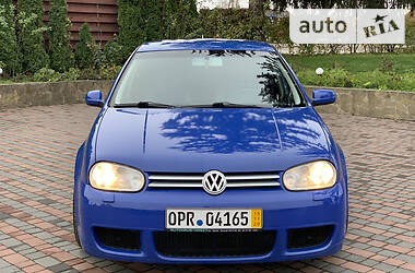 Хетчбек Volkswagen Golf 2001 в 