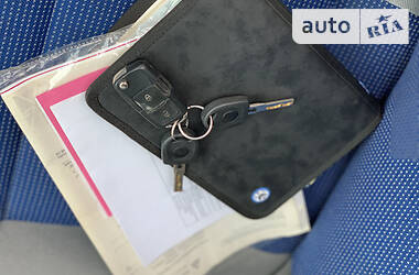 Хетчбек Volkswagen Golf 2001 в 