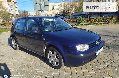 Седан Volkswagen Golf 2001 в Чернівцях