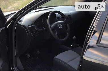 Хэтчбек Volkswagen Golf 2003 в 
