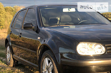 Хэтчбек Volkswagen Golf 2003 в Звягеле