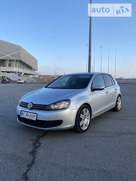 Хетчбек Volkswagen Golf 2009 в 