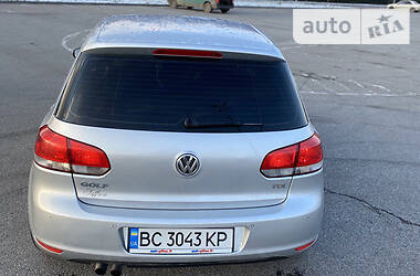Хетчбек Volkswagen Golf 2009 в 