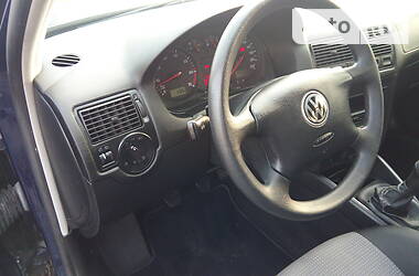 Хэтчбек Volkswagen Golf 2002 в Одессе