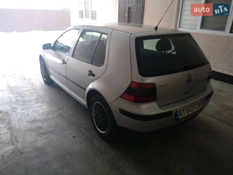 Хетчбек Volkswagen Golf 2001 в Івано-Франківську