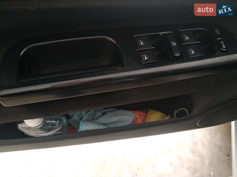 Хетчбек Volkswagen Golf 2001 в Івано-Франківську