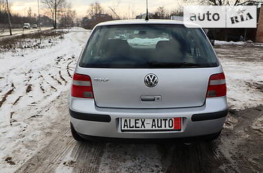 Хэтчбек Volkswagen Golf 2002 в Киеве