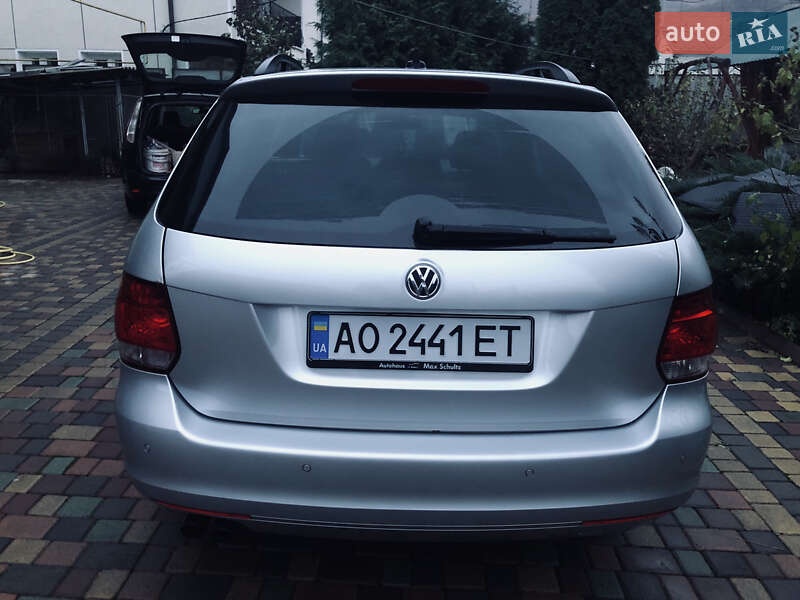 Универсал Volkswagen Golf 2013 в Виноградове