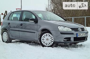 Хэтчбек Volkswagen Golf 2005 в Самборе