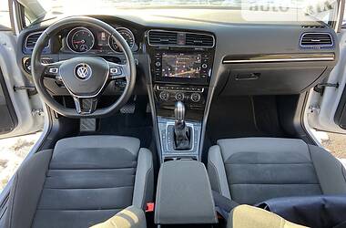 Универсал Volkswagen Golf 2017 в Киеве