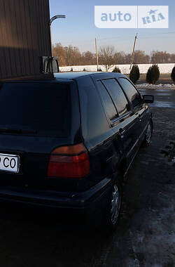 Хетчбек Volkswagen Golf 1994 в Чернівцях