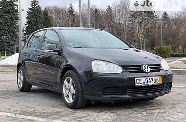 Хэтчбек Volkswagen Golf 2005 в Ровно