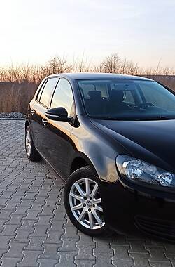 Хетчбек Volkswagen Golf 2009 в 