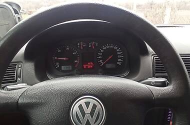 Хэтчбек Volkswagen Golf 2002 в Краснограде