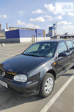 Хэтчбек Volkswagen Golf 1999 в Чуднове