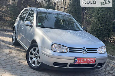 Хэтчбек Volkswagen Golf 2003 в Дрогобыче