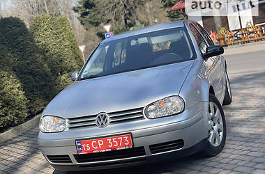 Хэтчбек Volkswagen Golf 2003 в Дрогобыче